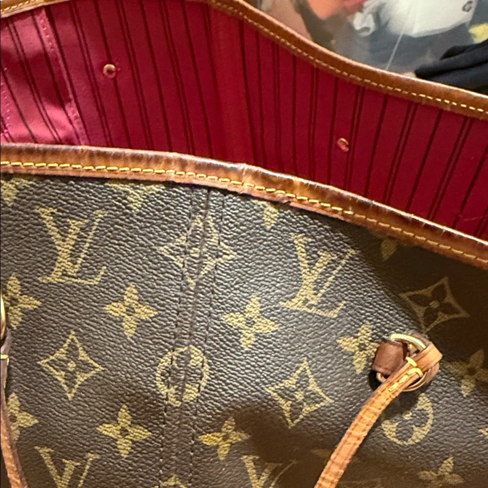 Louis Vuitton Monogram Neverfull MM - Picture 11 of 14